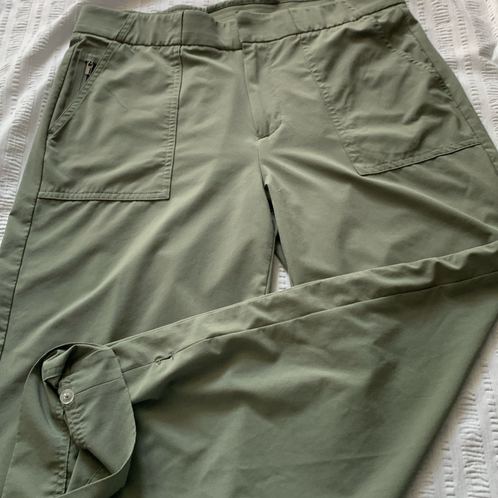 Athleta Womens Army Green Cargo Hiking Pants - Women | Color: Green | Size: S/6